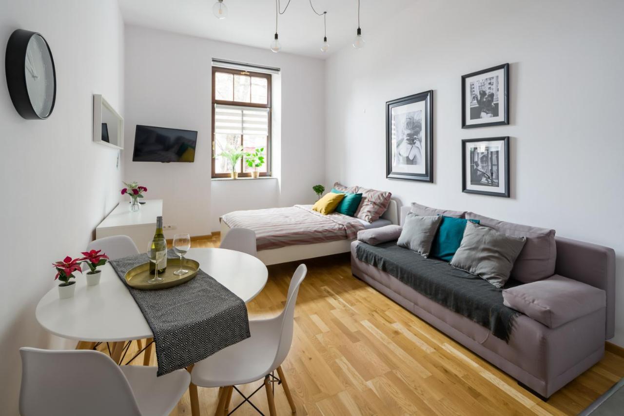 Uroczy apartament obok Opery i Dworca Głównego Cracóvia Exterior foto