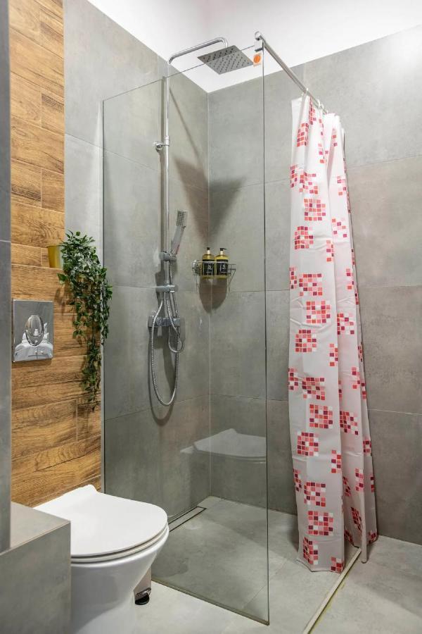 Uroczy apartament obok Opery i Dworca Głównego Cracóvia Exterior foto