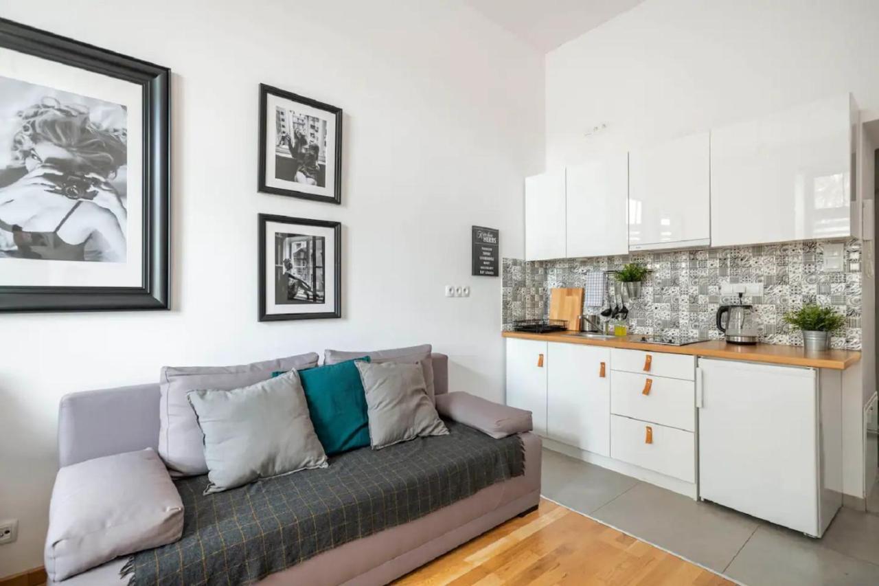 Uroczy apartament obok Opery i Dworca Głównego Cracóvia Exterior foto