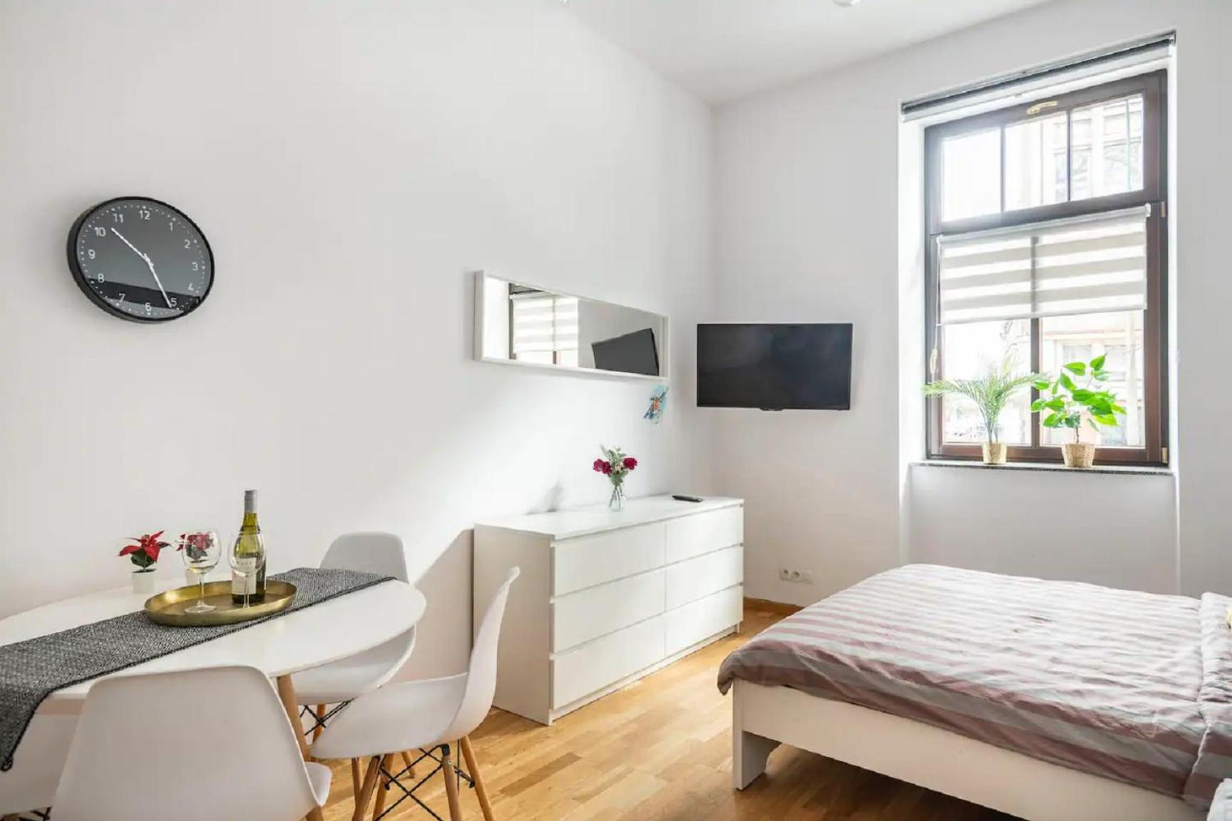 Uroczy apartament obok Opery i Dworca Głównego Cracóvia Exterior foto