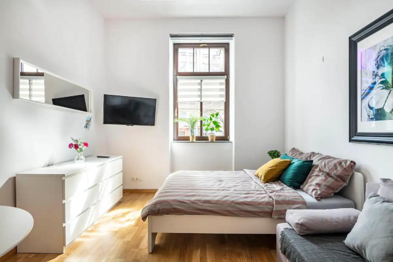Uroczy apartament obok Opery i Dworca Głównego Cracóvia Exterior foto